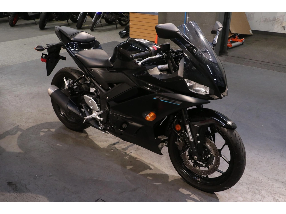 2022 Yamaha Yzf-r3 alt