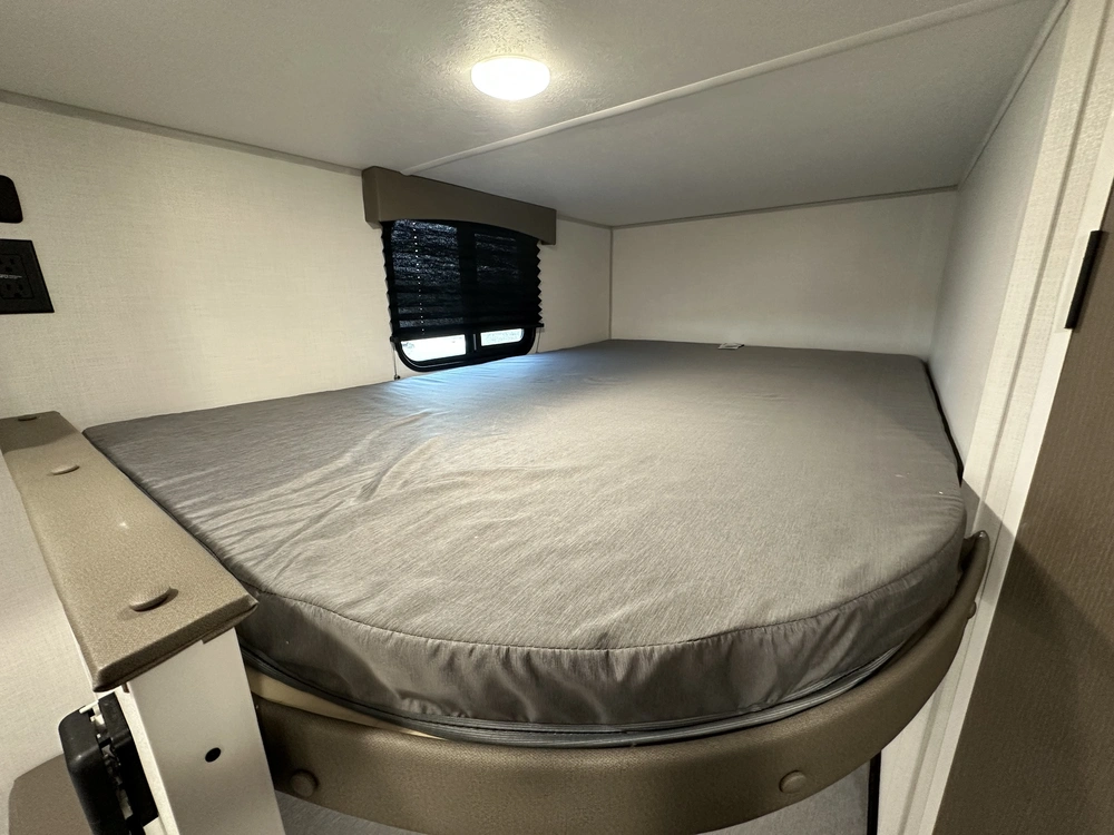 2027 Coachmen Clipper 18bh alt