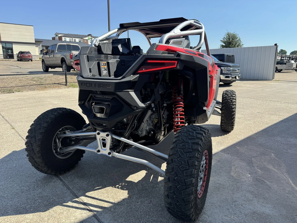 2026 Polaris Rzr Pro R Ultimate alt