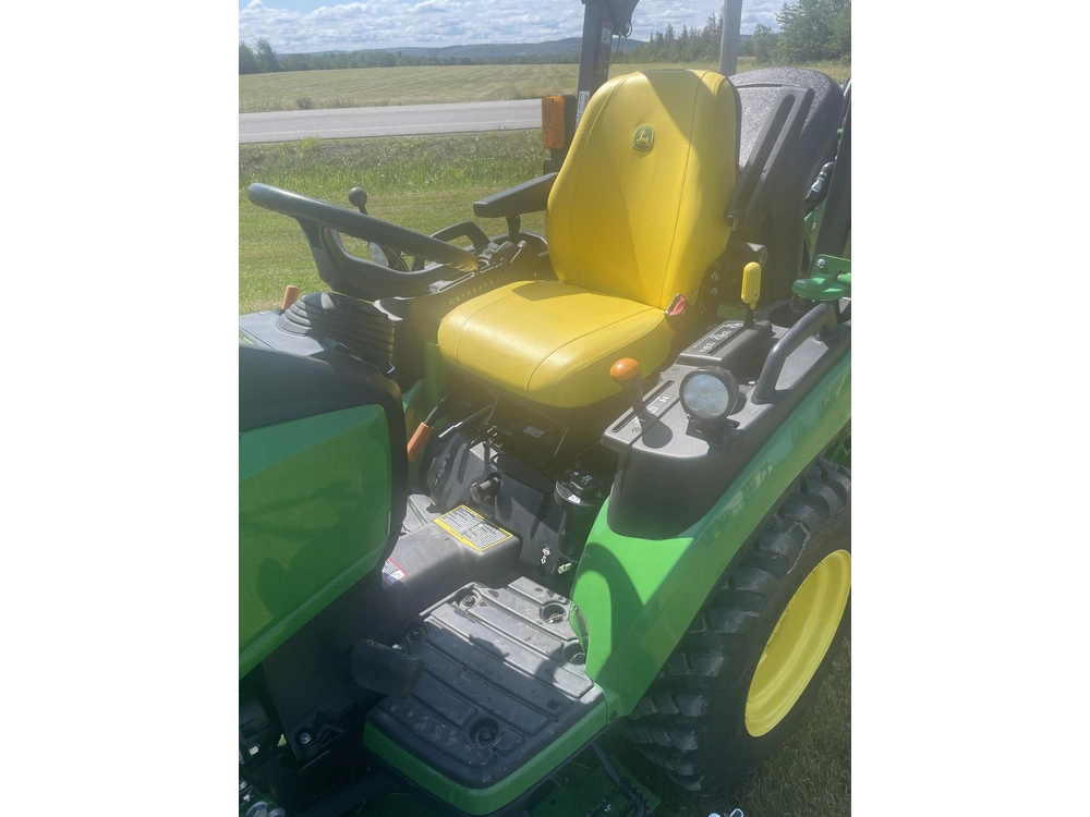 2024 John Deere 2025r alt