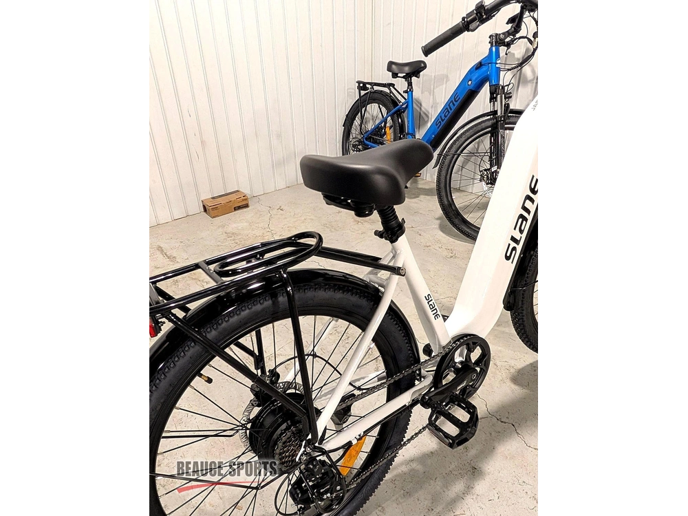 2026 Slane Jasper Cruiser Blanc 💥 Comparatif E-bike Cruiser Urbain Hybride 🆚 alt