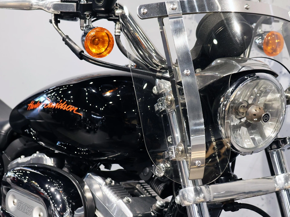 2011 Harley-davidson Sportster Superlow Xl883l alt