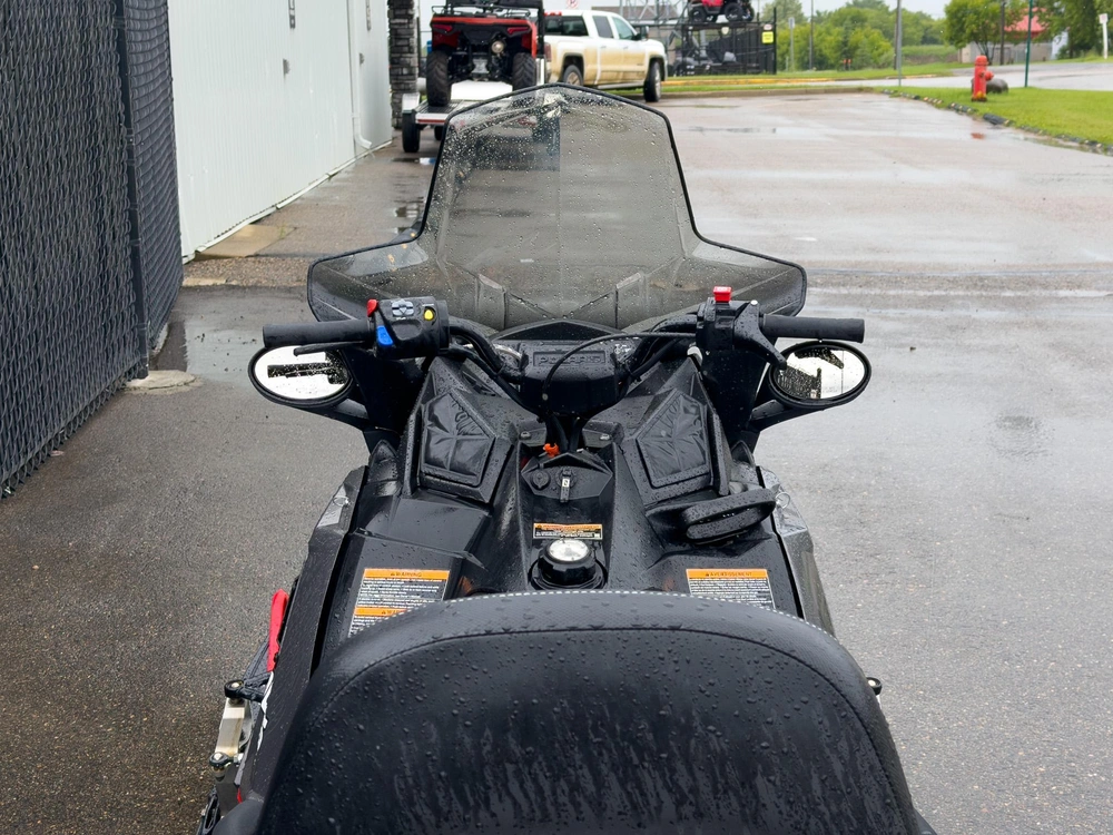 2025 Polaris Lxt 550 alt