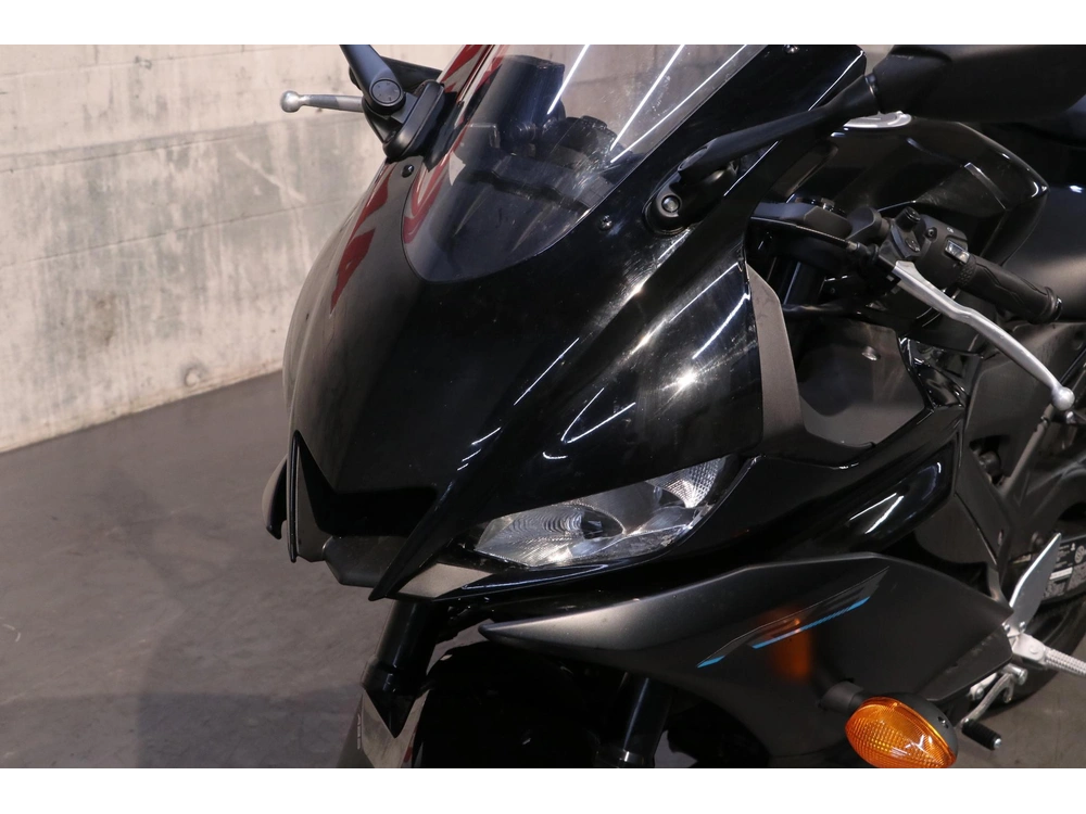 2022 Yamaha Yzf-r3 alt
