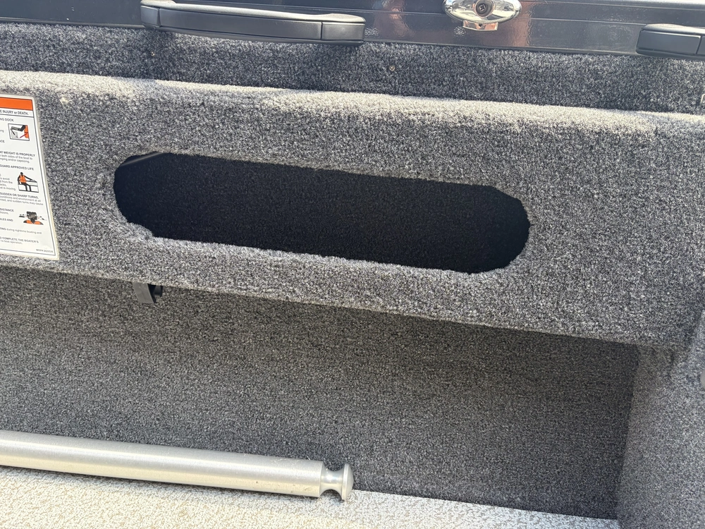 2025 Crestliner 1750 Hawk Wt Jumpseat - Gun Metal alt
