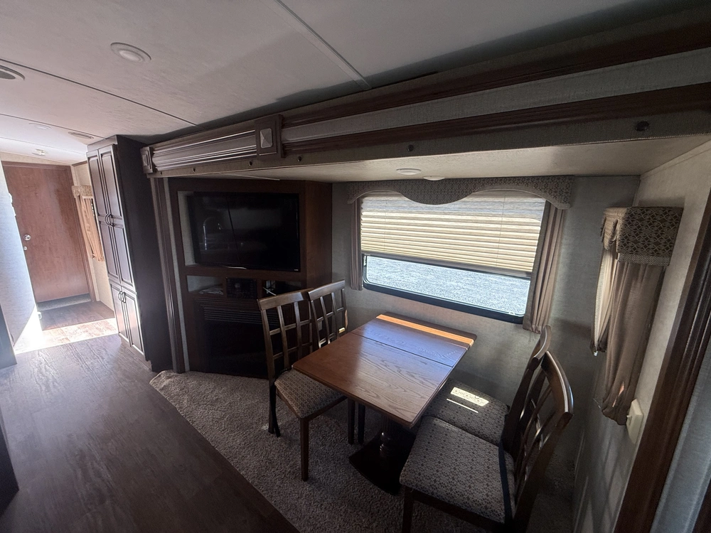 2014 Keystone Rv Laredo 322rl alt