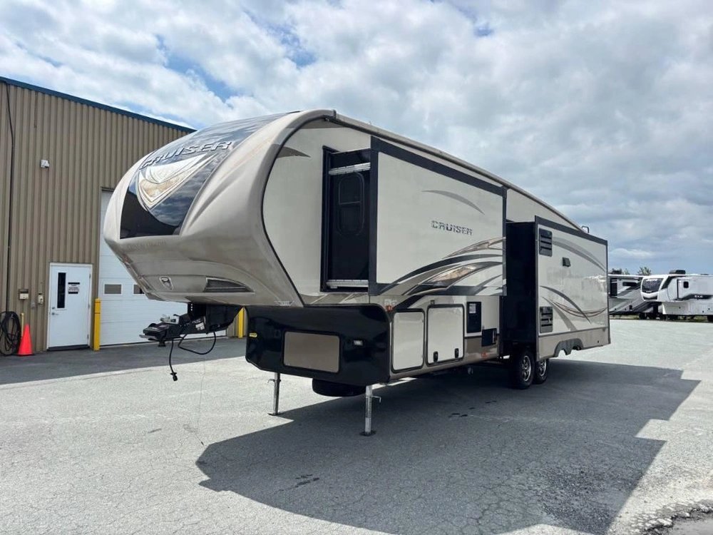 Crossroads Cruiser 333rl 2015 alt