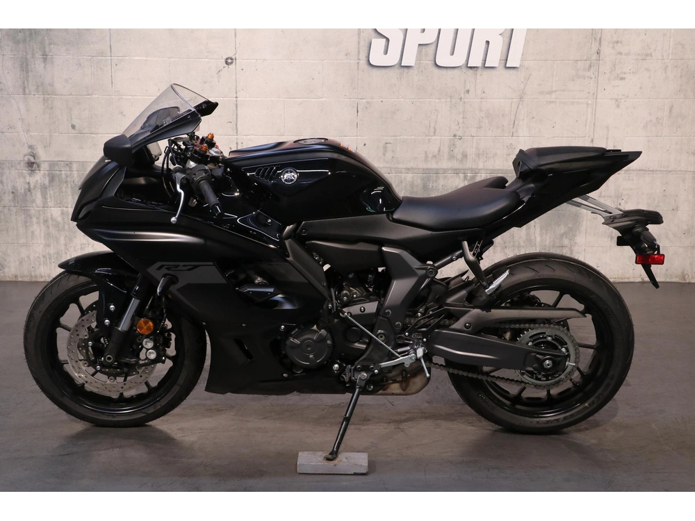 Yamaha Yzf-r7 2025 alt