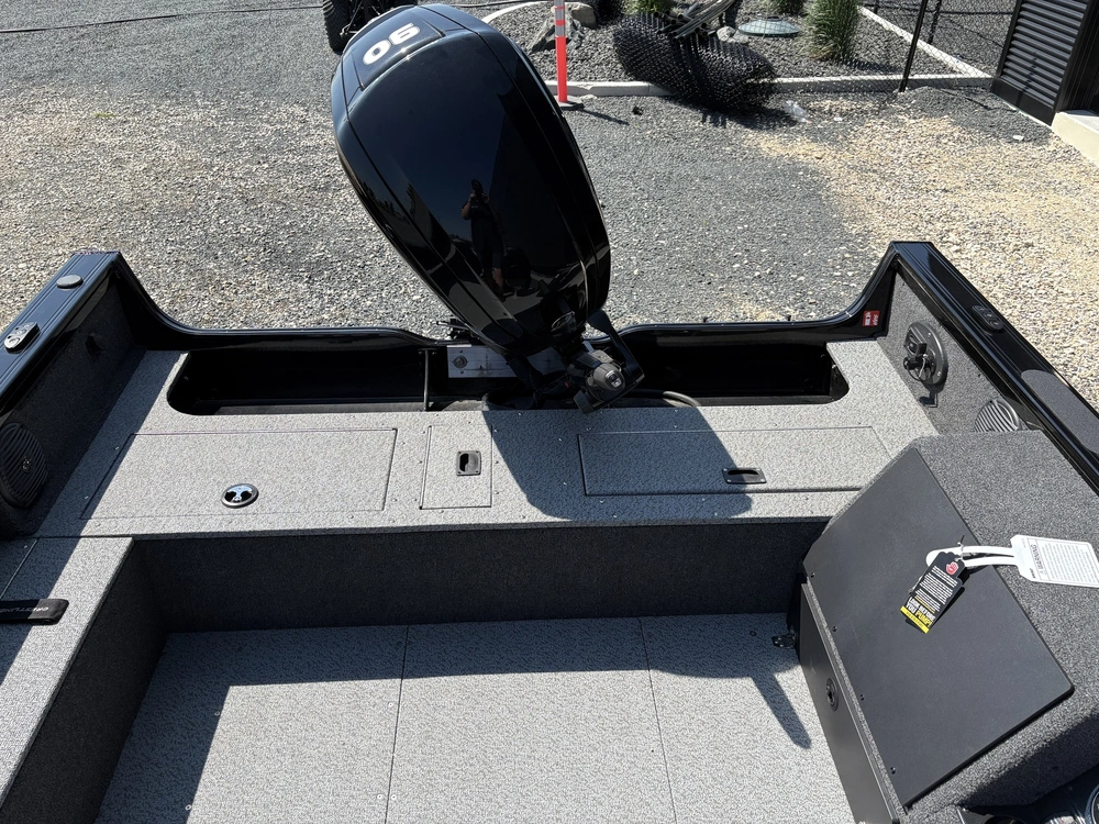 2026 Crestliner 1850 Pro Tiller alt