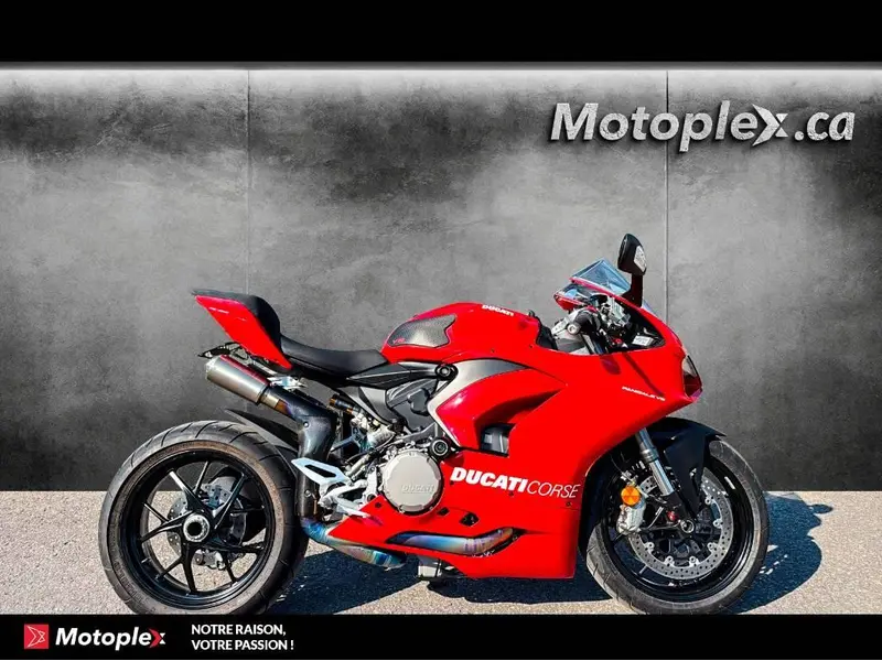 Ducati Panigale V2 2024 alt
