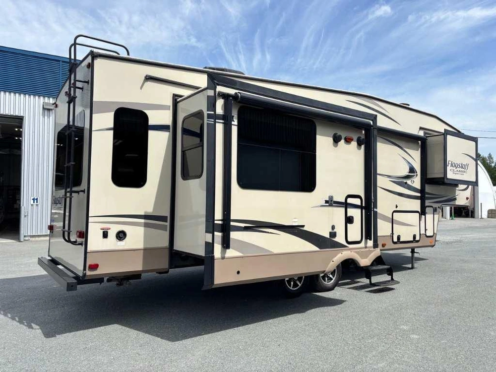 Flagstaff Classic Super Lite 8528ikws 2017 alt
