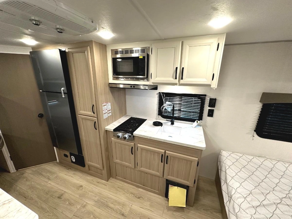 2027 Coachmen Clipper 18bh alt