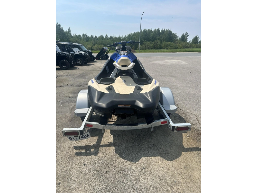 Sea-doo Spark Trixx Audio 3up 2025 alt