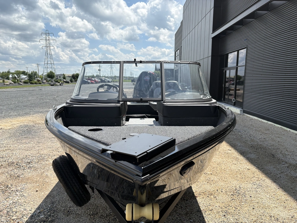 2025 Crestliner 1750 Hawk Wt Jumpseat - Black Metallic alt