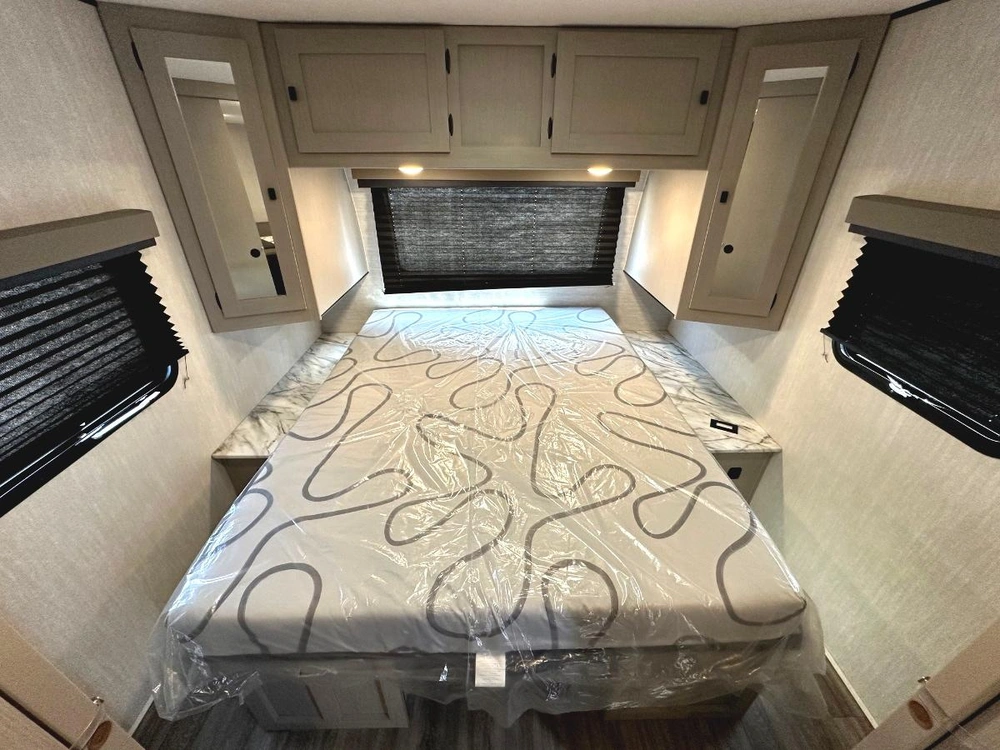 2024 Coachmen Apex 300bhs alt