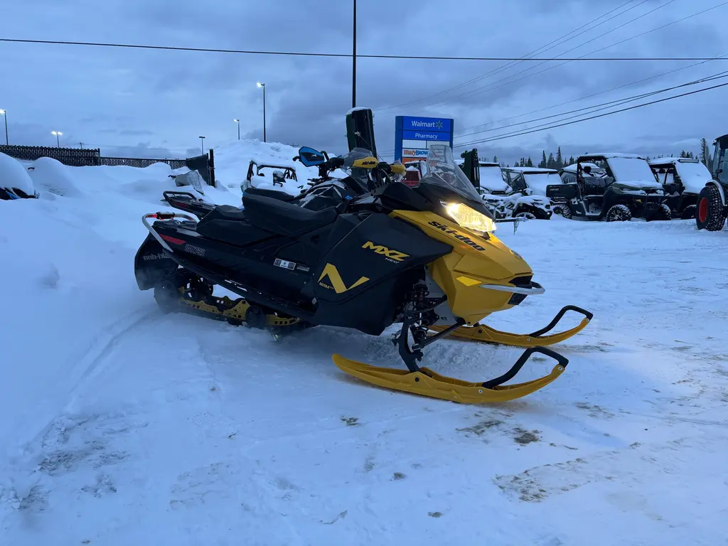 2023 BRP Ski Doo MXZ Neo 