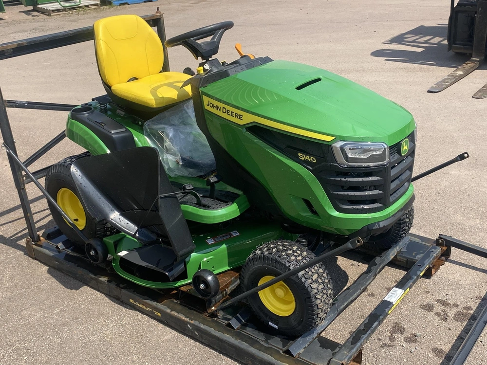 2026 John Deere S140 alt