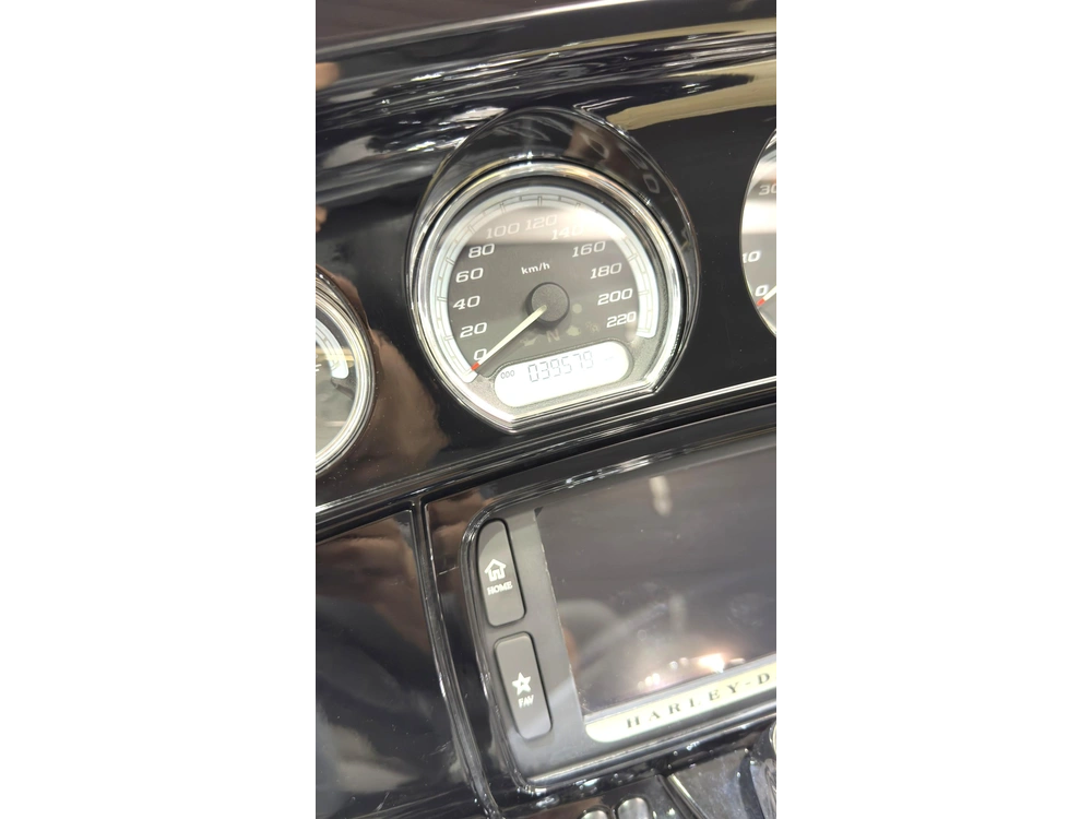 Harley-Davidson ELECTRA GLIDE ULTRA LTD 2015 — photo 5