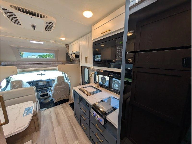 Thor Motor Coach Echelon Lz22 2027 alt