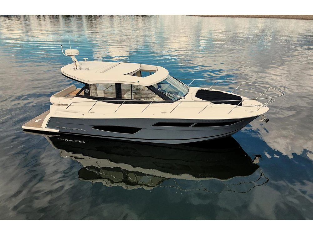 Regal 38 Grande Coupe 2020 alt