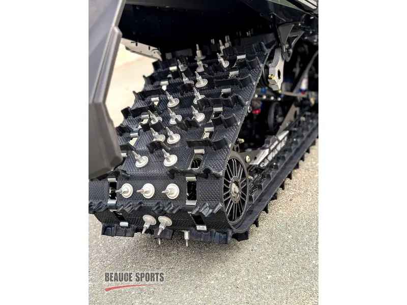 2026 Polaris SNO-26 9R INDY XCR 137 🎯 Motoneige Performance Trail Cloutée MINT Garantie Écran 7S Suspension Pro Prête Saison 🟢