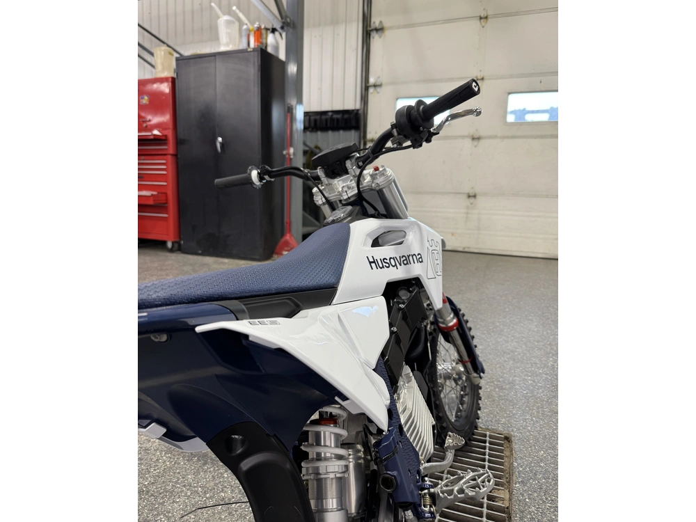 2027 Husqvarna Ee 5 alt