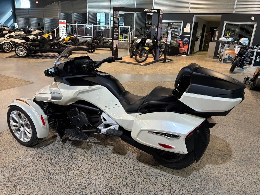 Can-am F3 Ltd 2026 alt