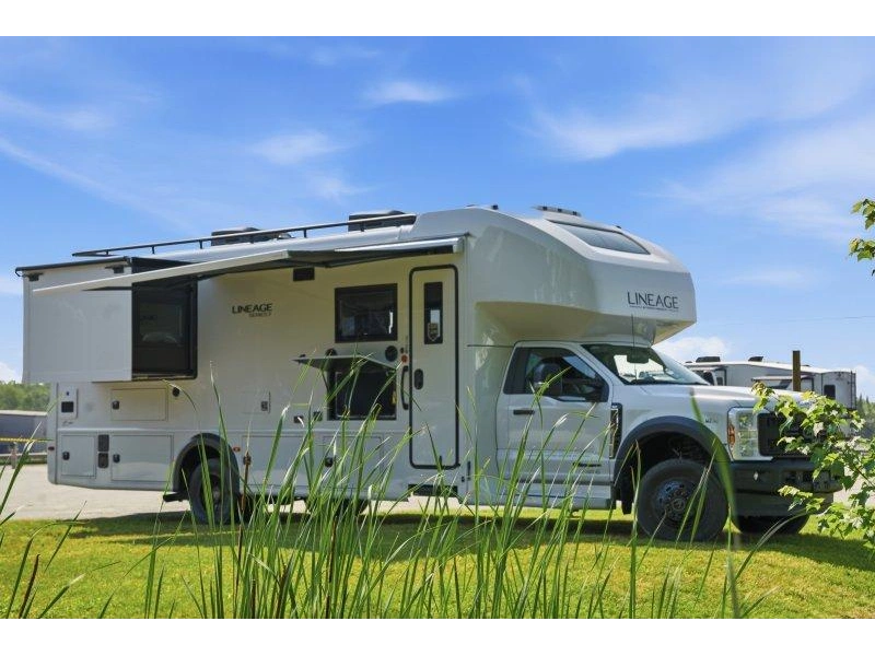Grand Design Lineage 31zw 2027 alt