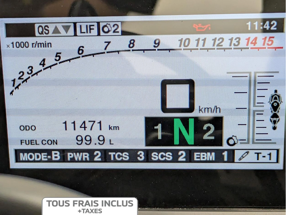Yamaha YZF-R1M 2023 — photo 2