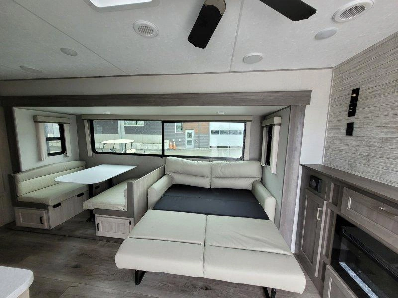 2026 Coachmen Catalina 40bhts alt