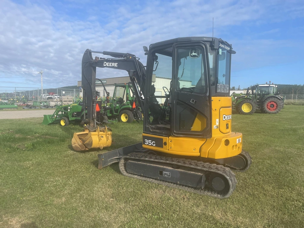 2016 John Deere 35g alt
