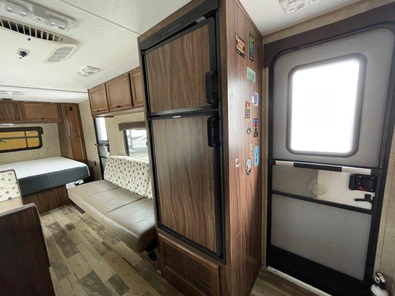 Coachmen Clipper 21fq 2019 alt