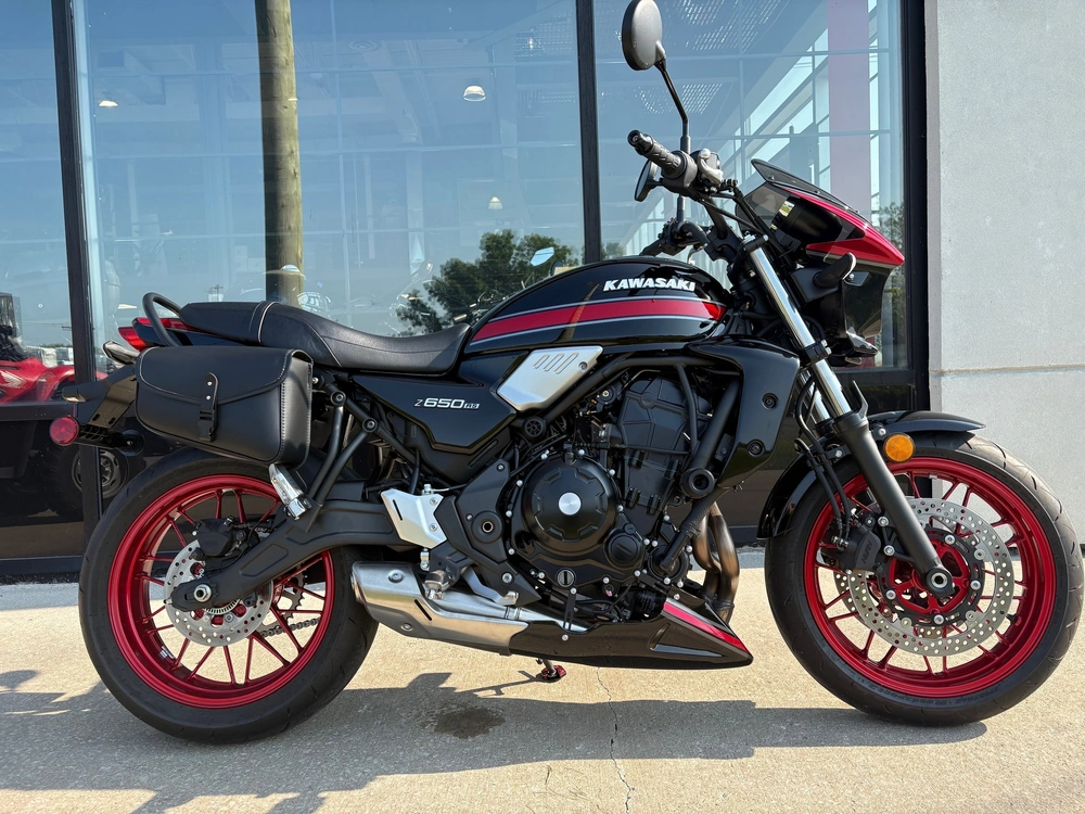 Kawasaki Z650rs 550 Km 2026 alt