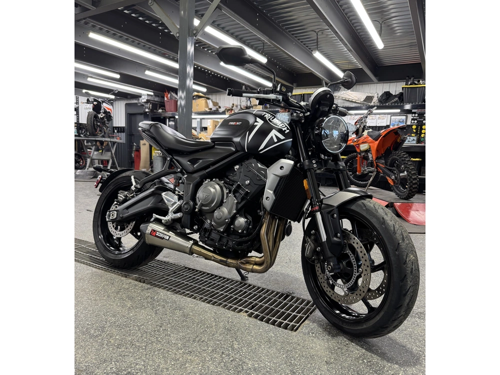 2022 Triumph Trident 660 alt