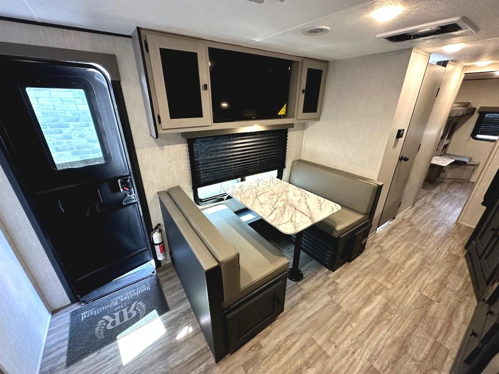 2024 Coachmen Apex 300bhs alt