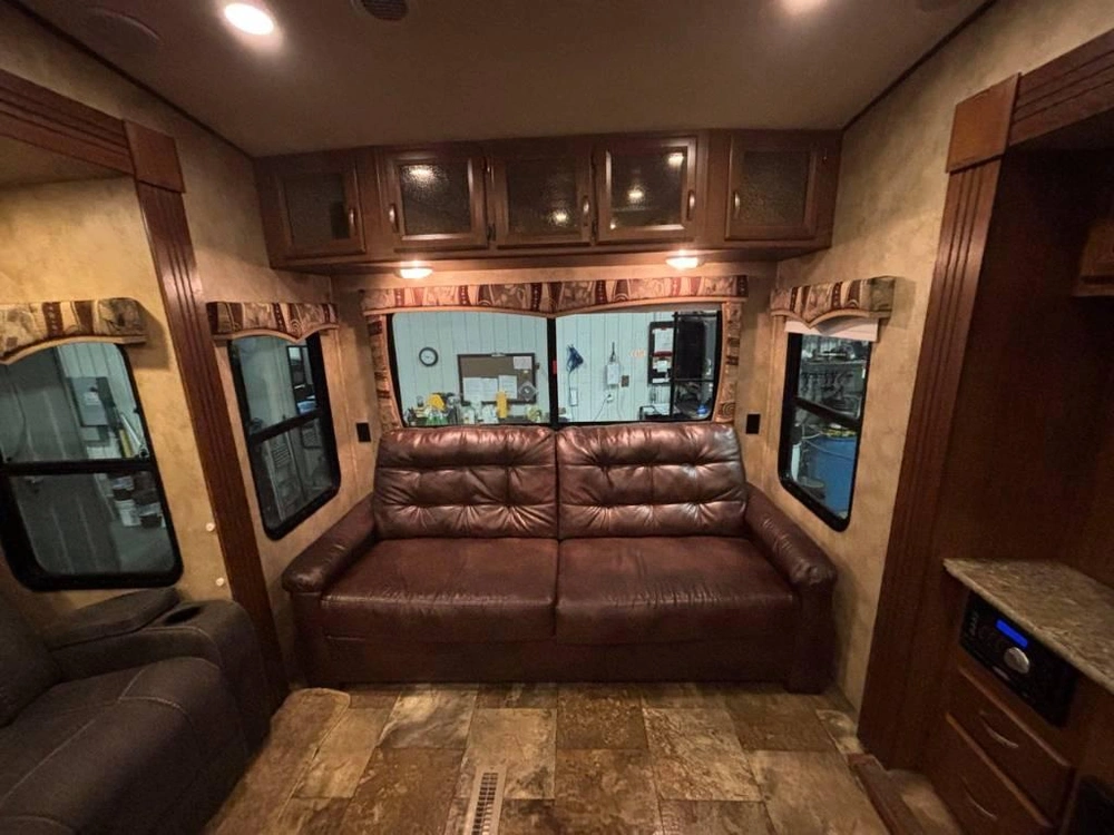 Crossroads Cruiser 333rl 2015 alt