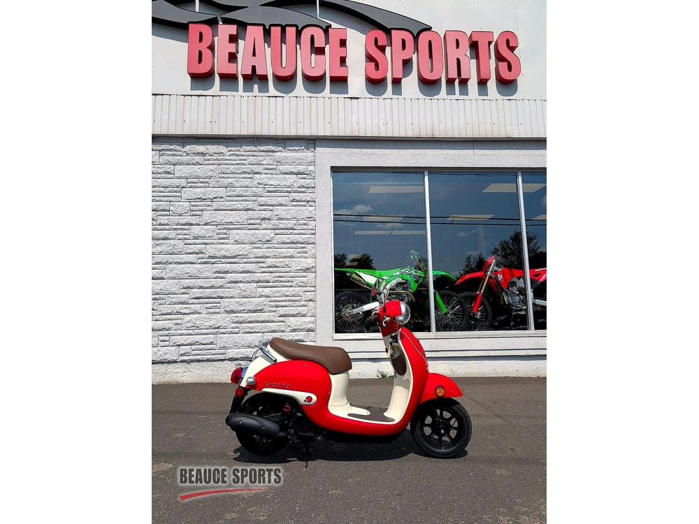 Honda Giorno Ncw50s | 🌍 Rival Piaggio Typhoon 50, Vespa Primavera 50 & Yamaha Jog 🌍 2025 alt