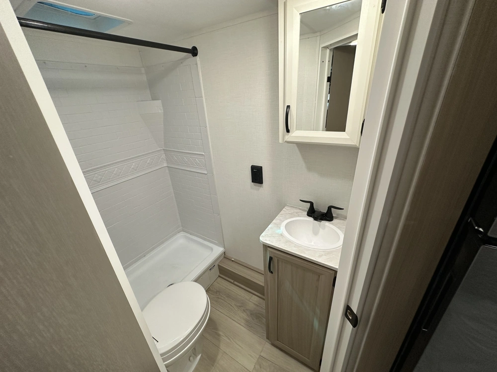 2027 Coachmen Clipper 18bh alt
