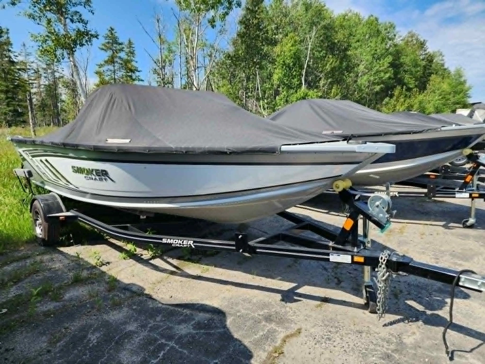 2023 Smoker-craft Ultima 172 alt
