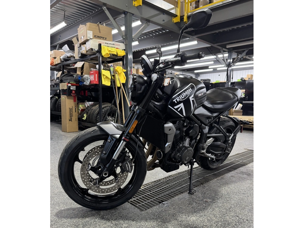 2022 Triumph Trident 660 alt