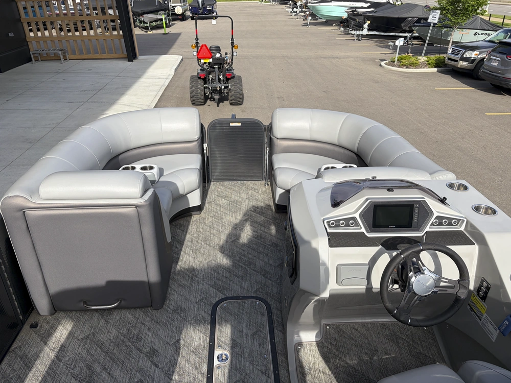 2020 Manitou Oasis 23 Tri-toon alt