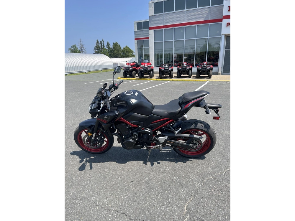 2021 Kawasaki Zr900f alt