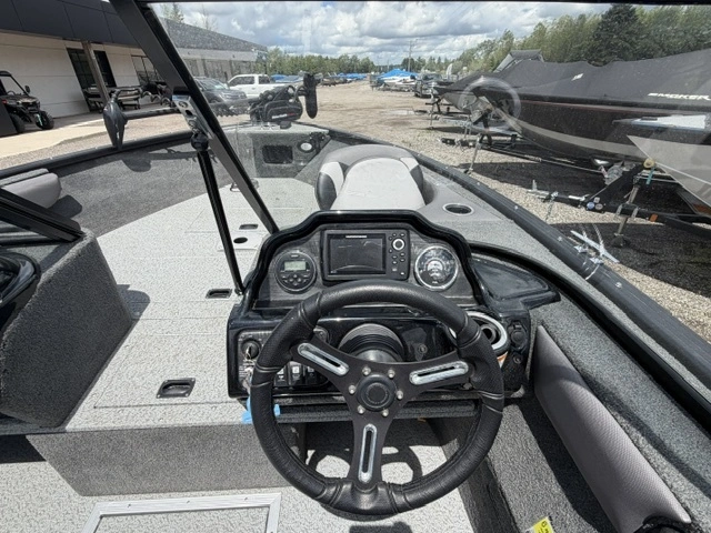 2017 Legend Boats 18 Xtr alt