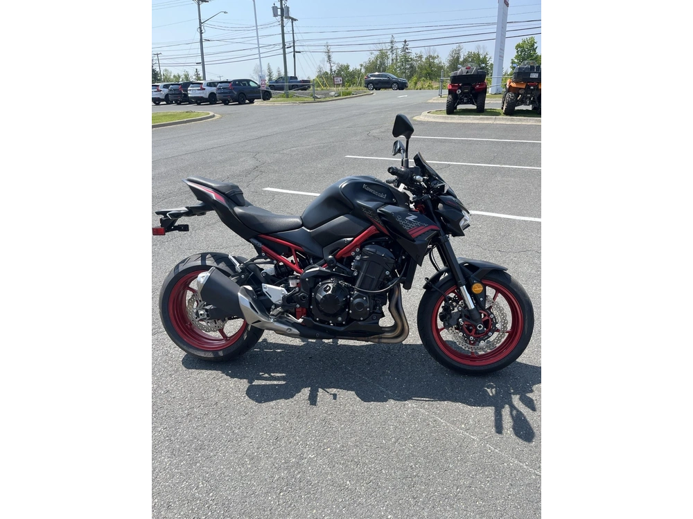 2021 Kawasaki Zr900f alt