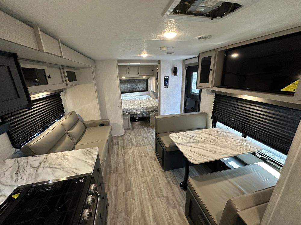 2024 Coachmen Apex 300bhs alt