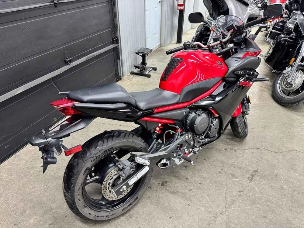 2015 Yamaha Fz6r alt