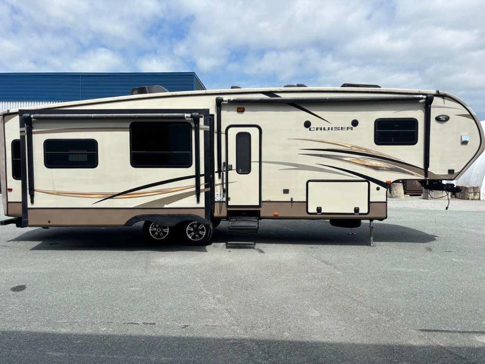 Crossroads Cruiser 333rl 2015 alt