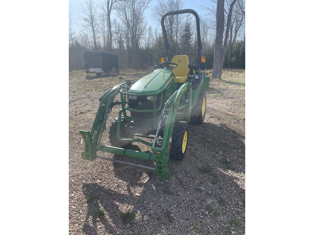 2020 John Deere 2025r alt