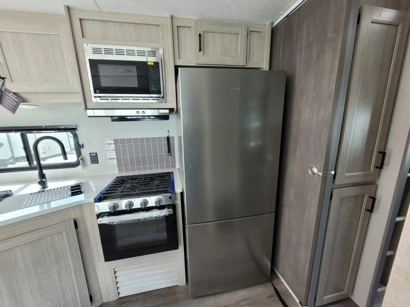 2026 Coachmen Catalina 40bhts alt