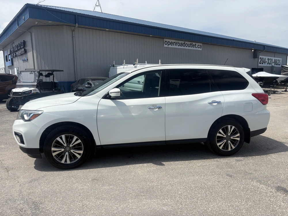 2017 Nissan Pathfinder alt